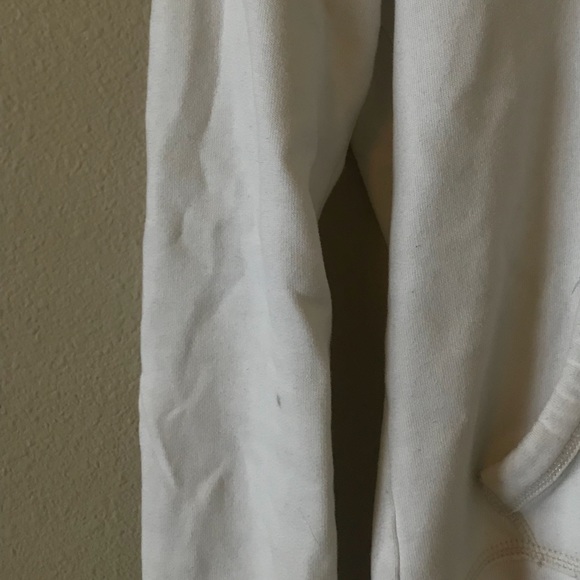 red and cream hollister sweatshirt - Picture 3 of 3